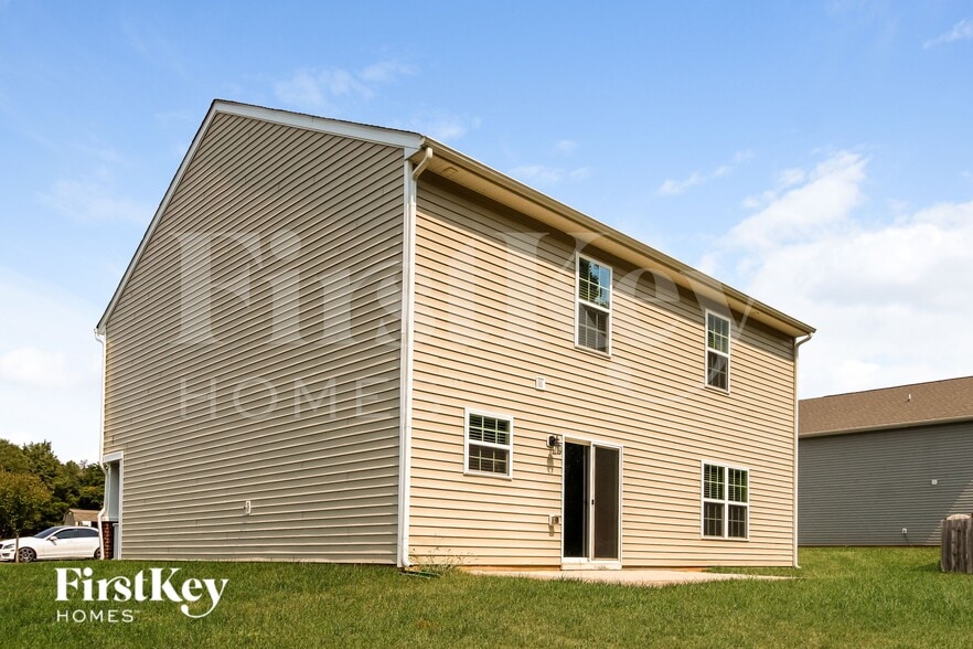 Building Photo - 227 Sawyer Ln