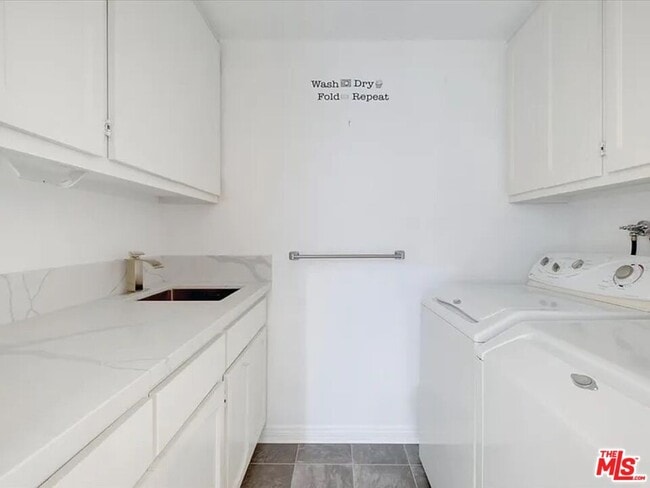 Building Photo - 7937 W 80th St