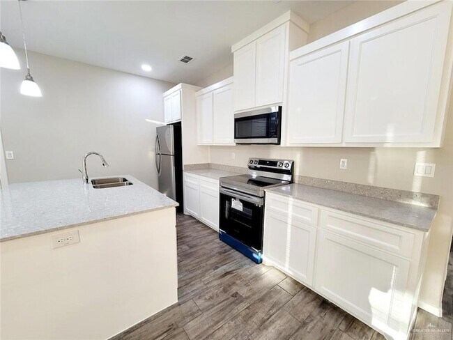 Building Photo - 1308 Vani Dr
