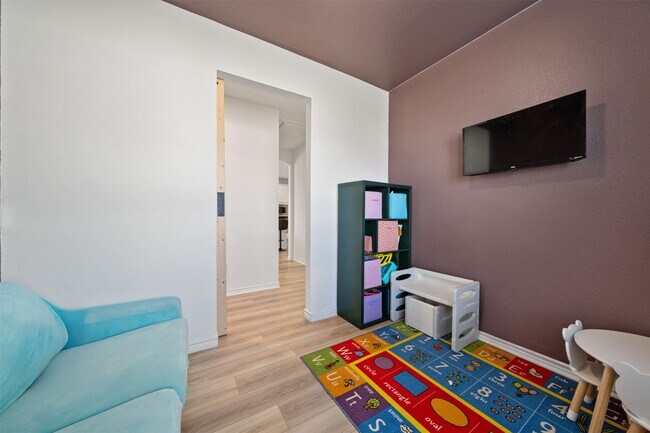 Building Photo - 1332 Tan Gable Ln