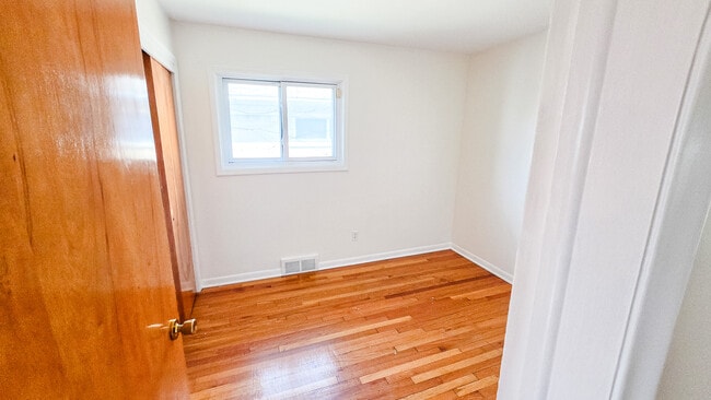 Building Photo - 3914 McKinley St