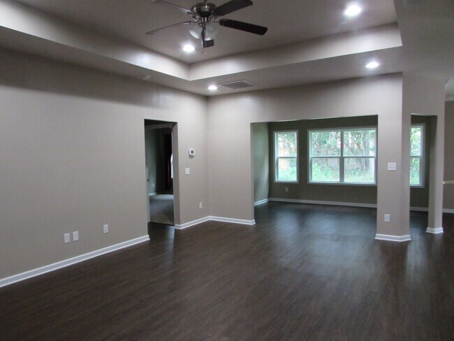 Building Photo - 15 Whitetail Cir