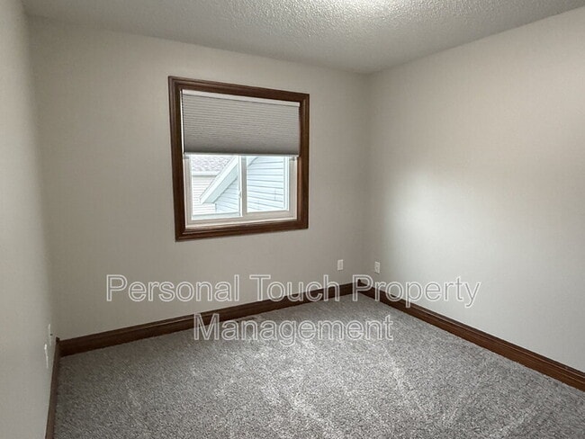 Building Photo - 3677 Polk St S