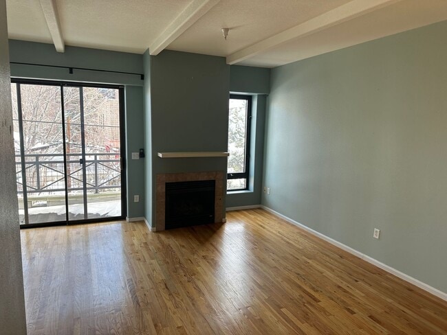 Building Photo - 1 bedroom, 1 bath Cherry Creek North - Available 4/21/25