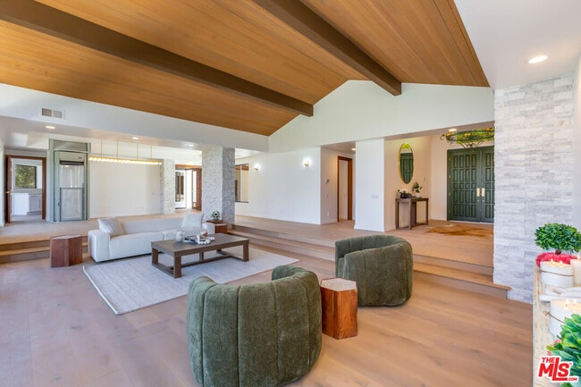 Building Photo - 5109 Lakeview Canyon Rd