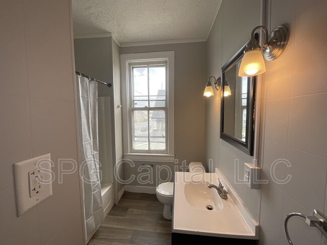 Building Photo - 424 Third Street