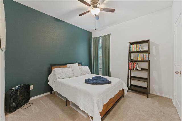 Building Photo - 585 Concho St