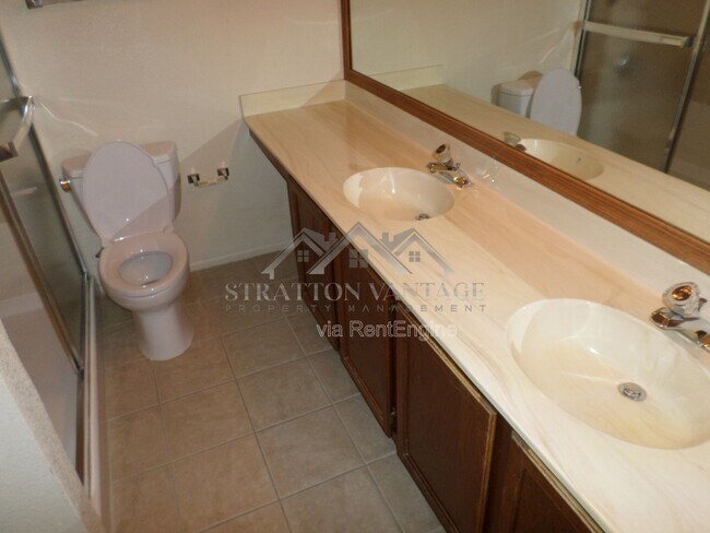 Building Photo - 4933 W Evans Dr