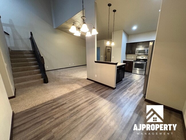 Building Photo - 9402 W Broek Dr