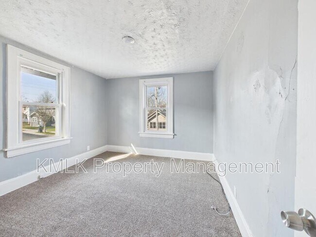 Building Photo - 2337 15th St SW