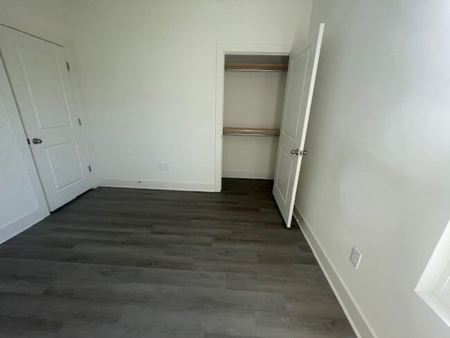 Building Photo - 5140/42 Chase Cir