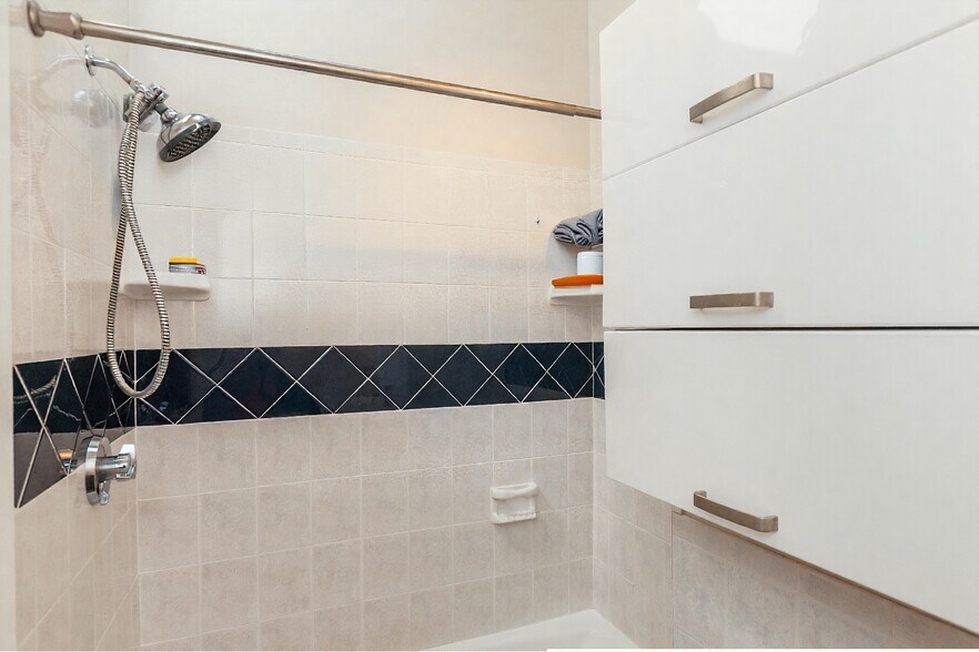 Building Photo - 9 Fayette St