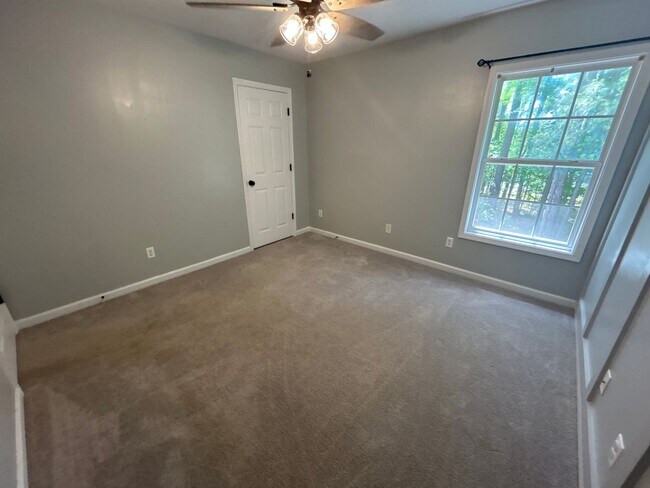 Building Photo - 4 Bedroom | 3 Bathroom Apex Home with Fenc...