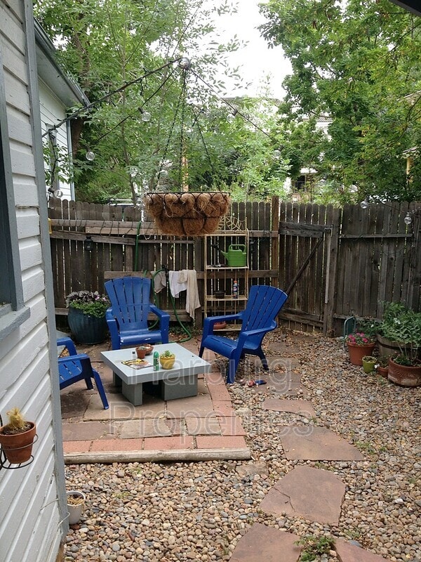 Building Photo - 1035 Mapleton Ave