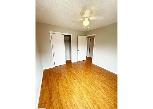 Building Photo - 563 Lowell Ave
