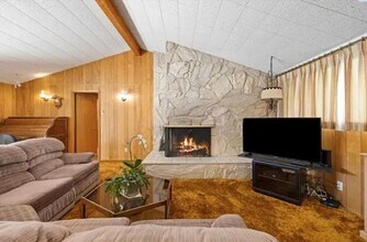 Building Photo - 653 Cedar Ave