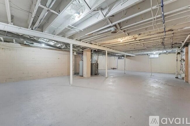 Building Photo - 13 Brookside Ave W