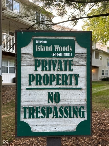 Building Photo - 1111 Island Woods Dr