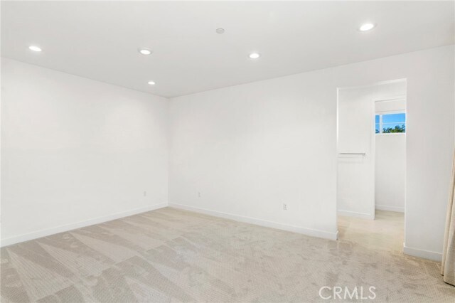 Building Photo - 36173 Hewitt Dr