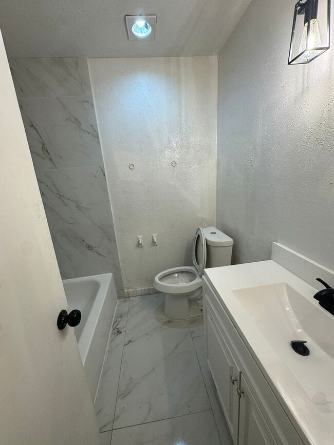 Building Photo - 13777 Brookgreen Cir