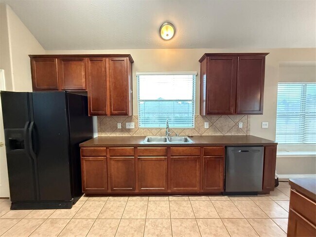 Building Photo - 2212 Highland Crossing Dr
