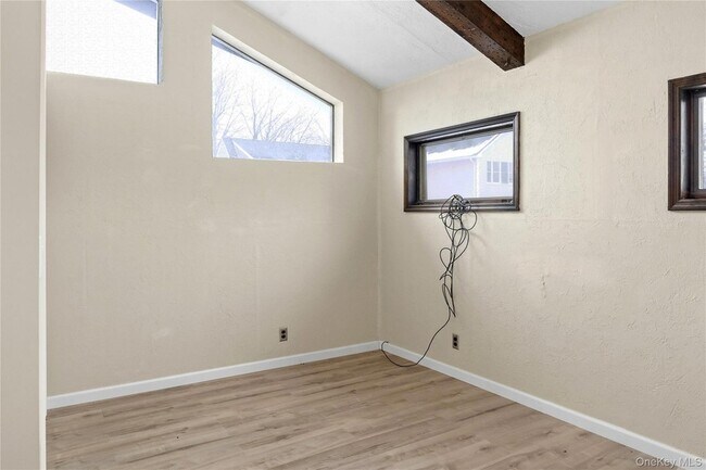 Building Photo - 378 Broadway