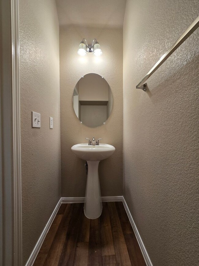 Building Photo - A Stunning 3 Bedroom Home in Henderson