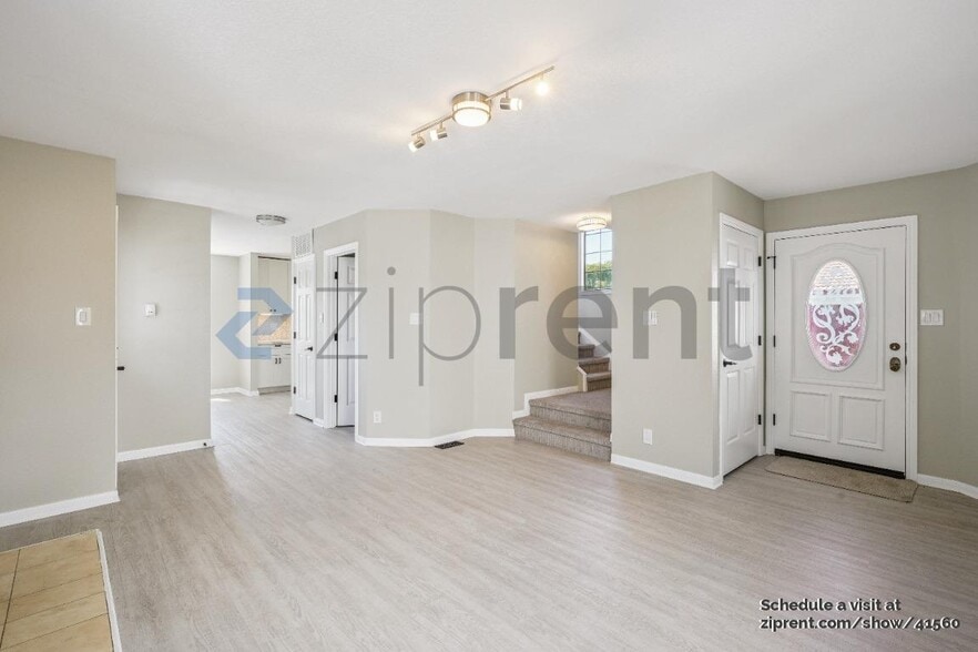 Building Photo - 225 Moana Pl