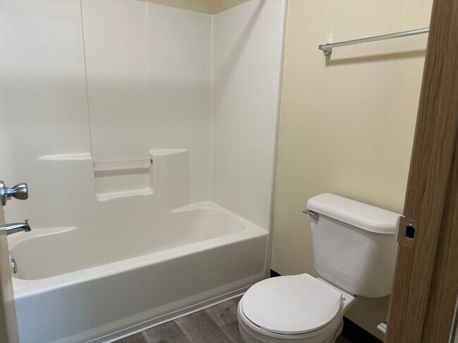 Building Photo - Francis Avenue