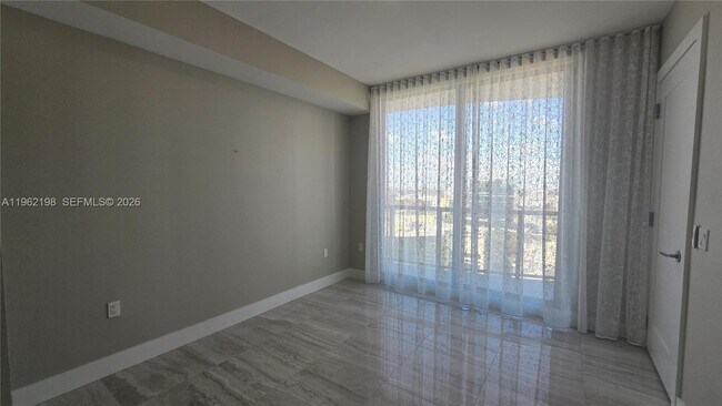 Building Photo - 100 E Las Olas Blvd