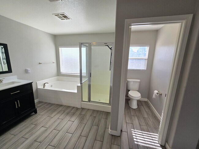 Building Photo - 4 Bedroom Rhodes Ranch Home