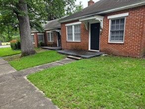 Building Photo - Lakebottom Park 2Bedroom