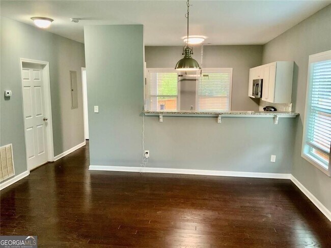 Building Photo - 294 Bass St SW