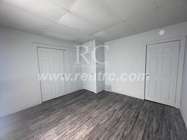 Building Photo - 512 Griffin-