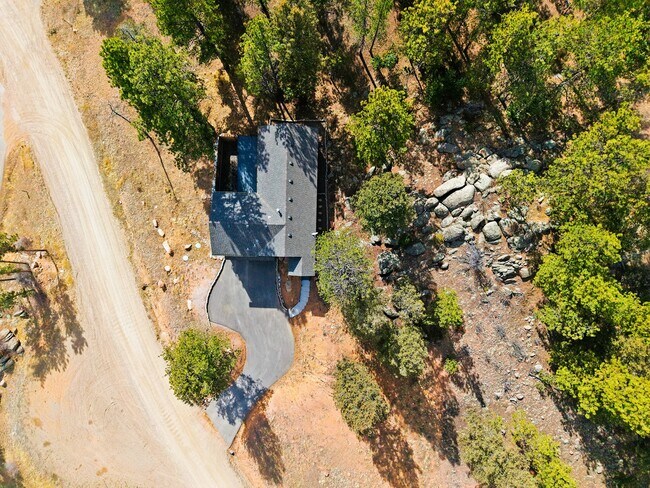 Building Photo - 191 Diamond Dr