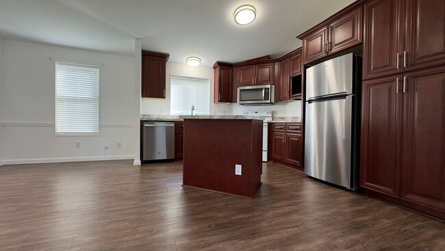 Building Photo - Lakeview 3 Bedroom Home with A/C , LVP Flo...