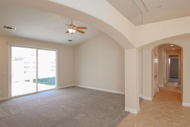 Building Photo - Spacious Home Near Mountain View School with a 3 Car Garage