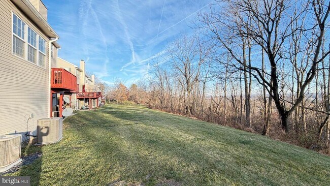 Building Photo - 506 Quincy St