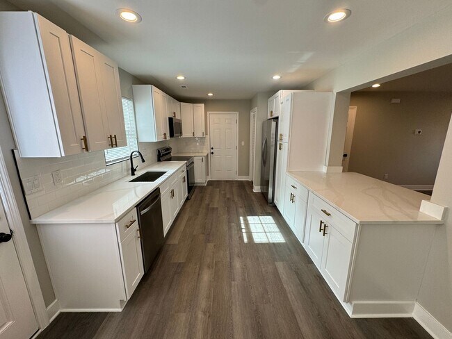 Building Photo - Fully Updated 4 Bedroom Home in Raleigh