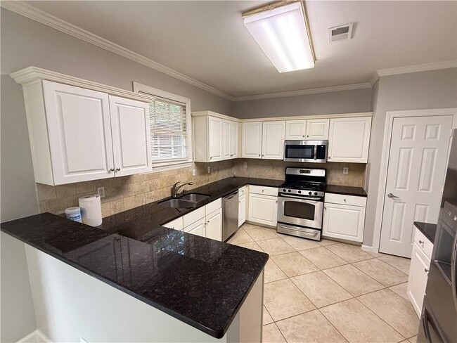 Building Photo - 3670 River Trace Dr