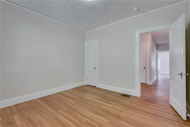 Building Photo - 812 Adair Ave NE