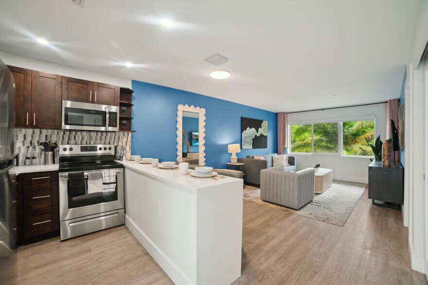 Building Photo - 911 NE 4th St