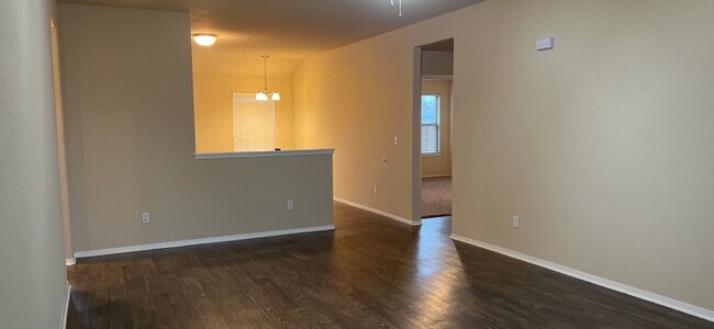 Building Photo - 6300 SW Chalkstone Rd