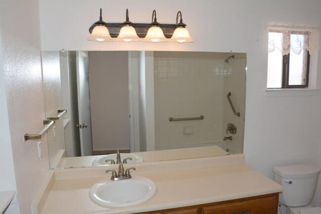 Building Photo - Foothills 3/BD 2/BA 2/CG