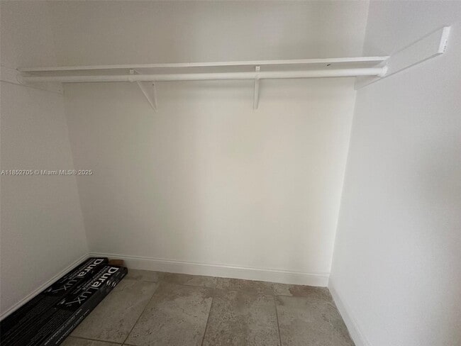 Building Photo - 1000 W Las Olas Blvd