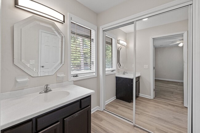 Building Photo - 4362 Hunters Club Dr