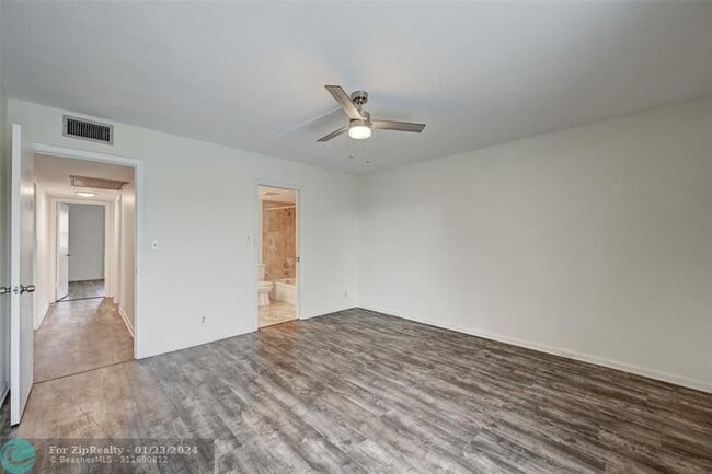 Building Photo - 4401 Martinique Ct