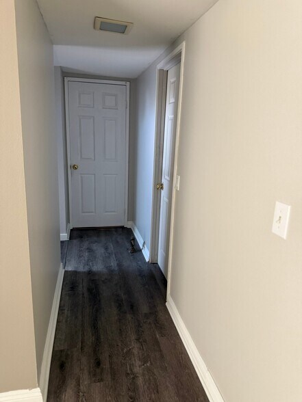 Building Photo - 2794 Carlmont Pl