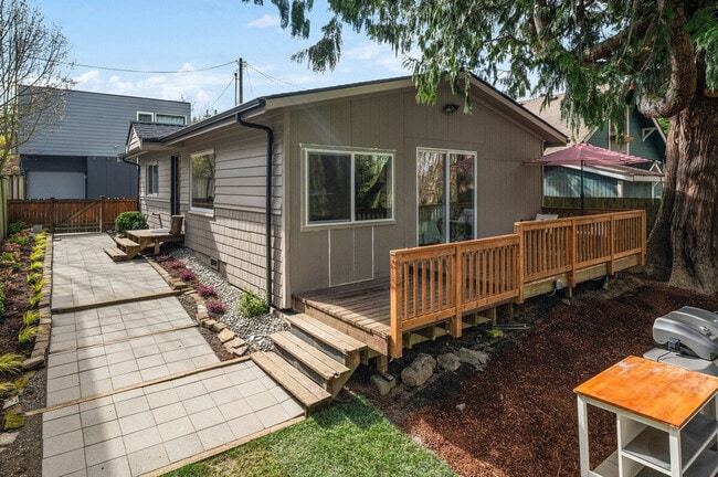 Building Photo - 4459 Brygger Dr W