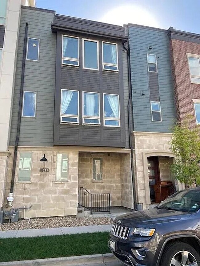 Building Photo - 514 Promenade Dr